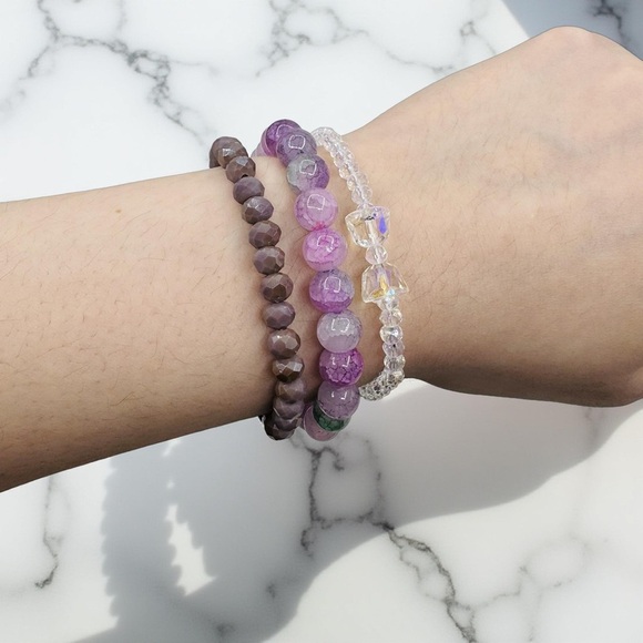 The Bow Trio Beaded Bracelet - Picture 1 of 8